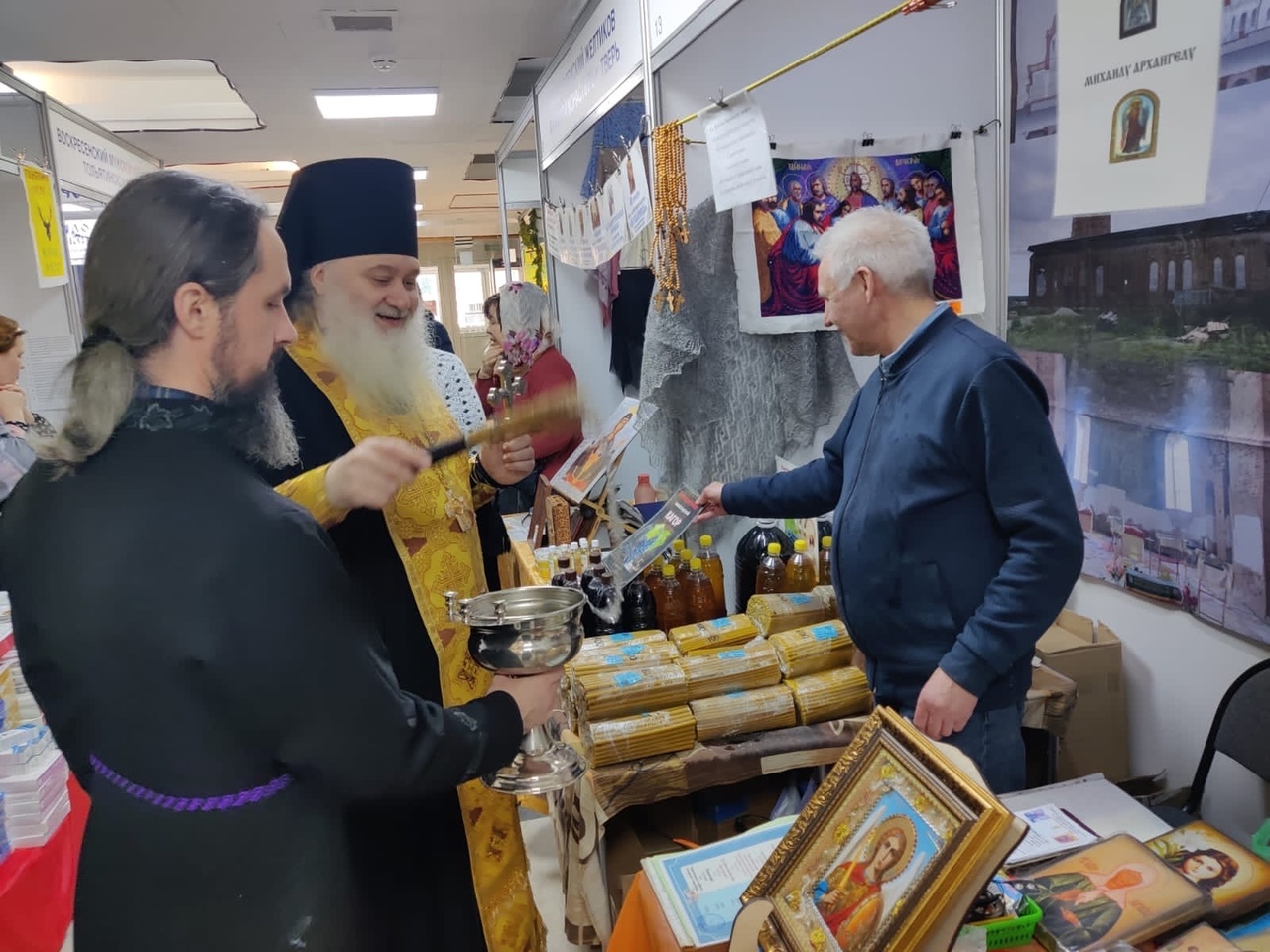 В Златоусте начала свою работу православная выставка-ярмарка —  Златоустовская епархия Русской Православной Церкви